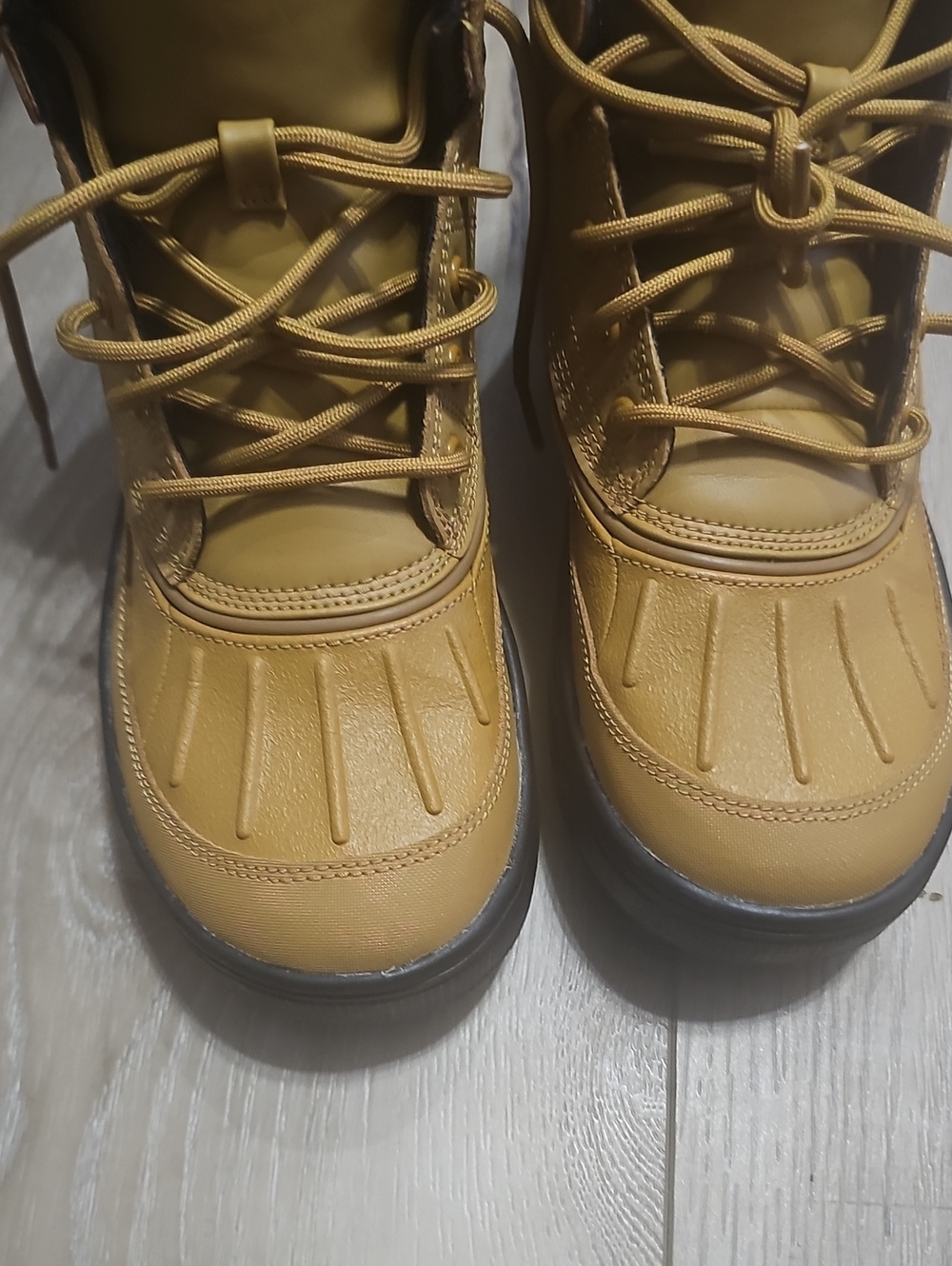 Nike Kids Tan Waterproof Lace-Up Boots